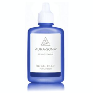 Aura-Soma pomander P13 Královsky modrý je esence v plastové lahvičce ve verzi 25ml. Na obale esence je značka Aura-Soma a nápis "Royal blue" a okolo je vidět modrá barva esence.